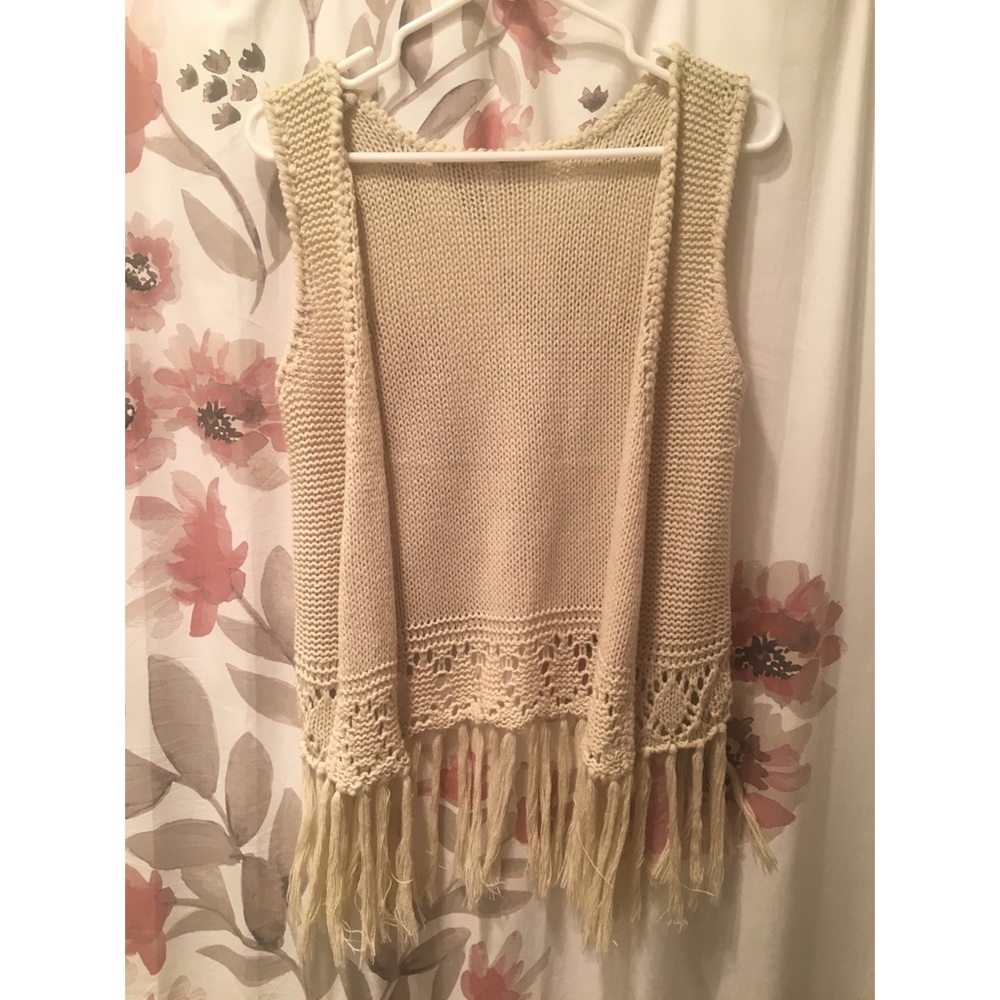 Thick lace cardigan vest with fringe
